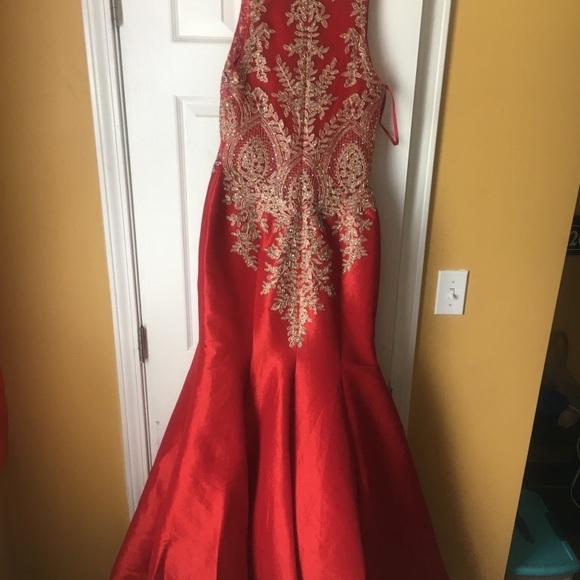 Prom Dress - Picture 2 of 5